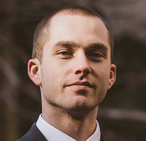 Thomas Whitfield en un retrato como analista de trading y experto del mercado cripto